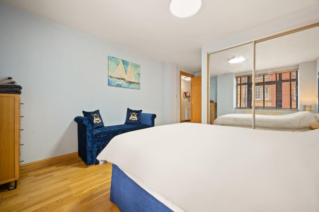 Lovely 2 Double Bedroom Flat With Patio Manchester Eksteriør bilde