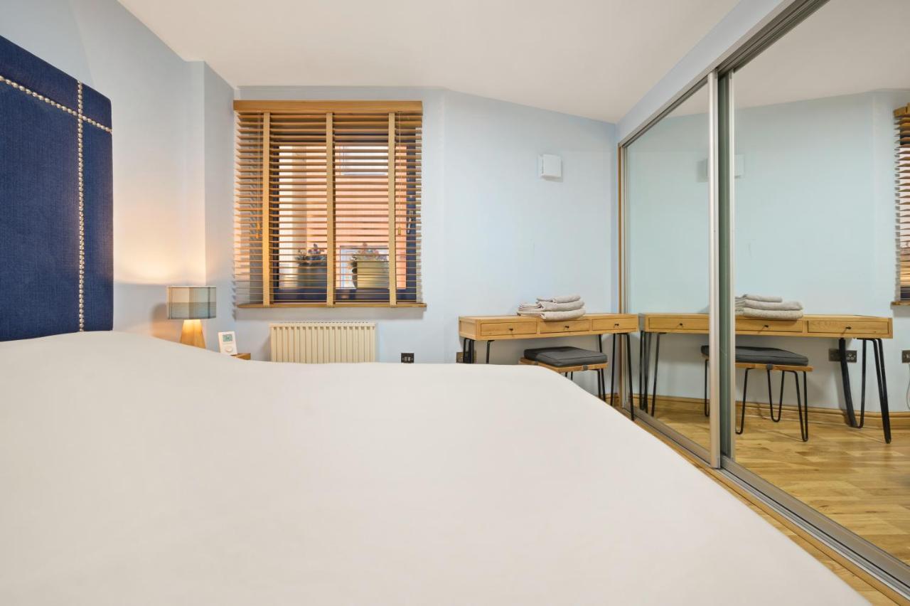 Lovely 2 Double Bedroom Flat With Patio Manchester Eksteriør bilde