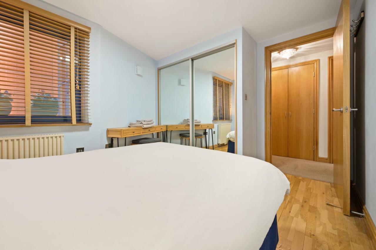 Lovely 2 Double Bedroom Flat With Patio Manchester Eksteriør bilde