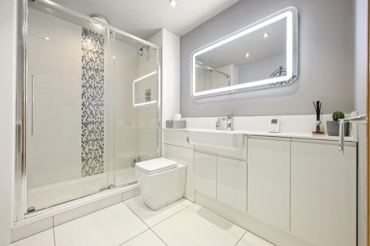 Lovely 2 Double Bedroom Flat With Patio Manchester Eksteriør bilde