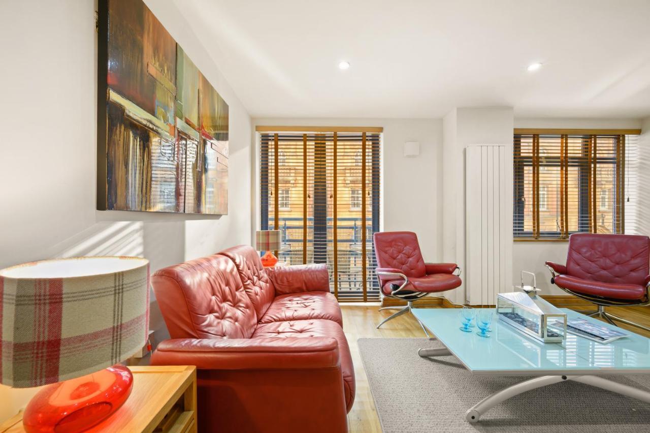 Lovely 2 Double Bedroom Flat With Patio Manchester Eksteriør bilde