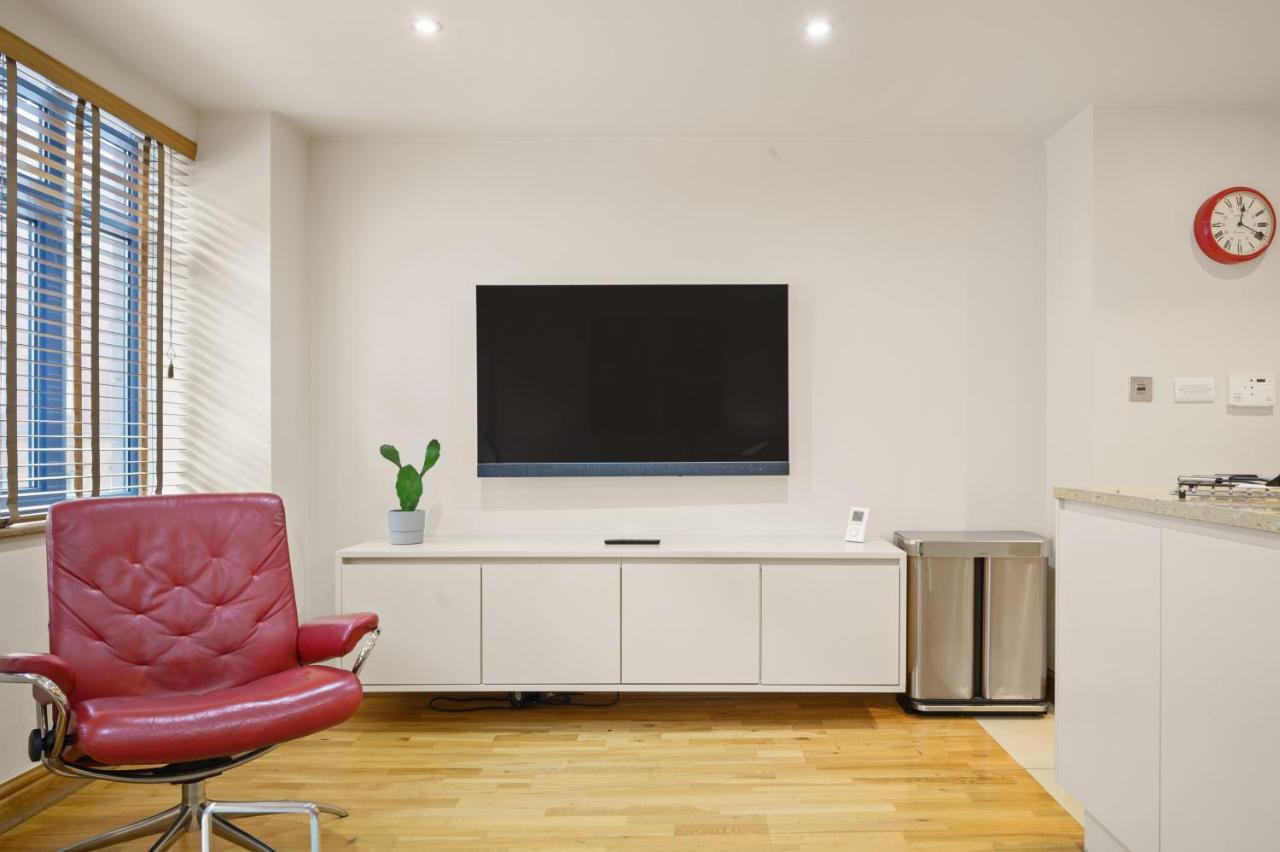 Lovely 2 Double Bedroom Flat With Patio Manchester Eksteriør bilde