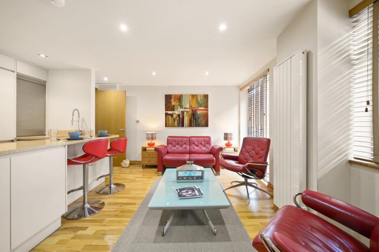 Lovely 2 Double Bedroom Flat With Patio Manchester Eksteriør bilde
