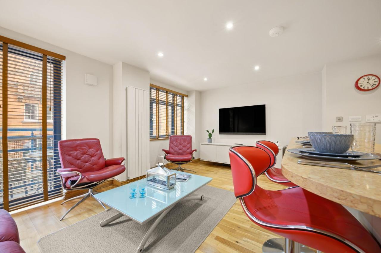 Lovely 2 Double Bedroom Flat With Patio Manchester Eksteriør bilde