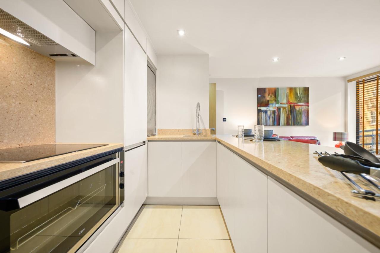 Lovely 2 Double Bedroom Flat With Patio Manchester Eksteriør bilde